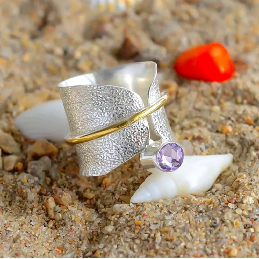 Sz 8 high polished silver plated ring with simulated amethyst